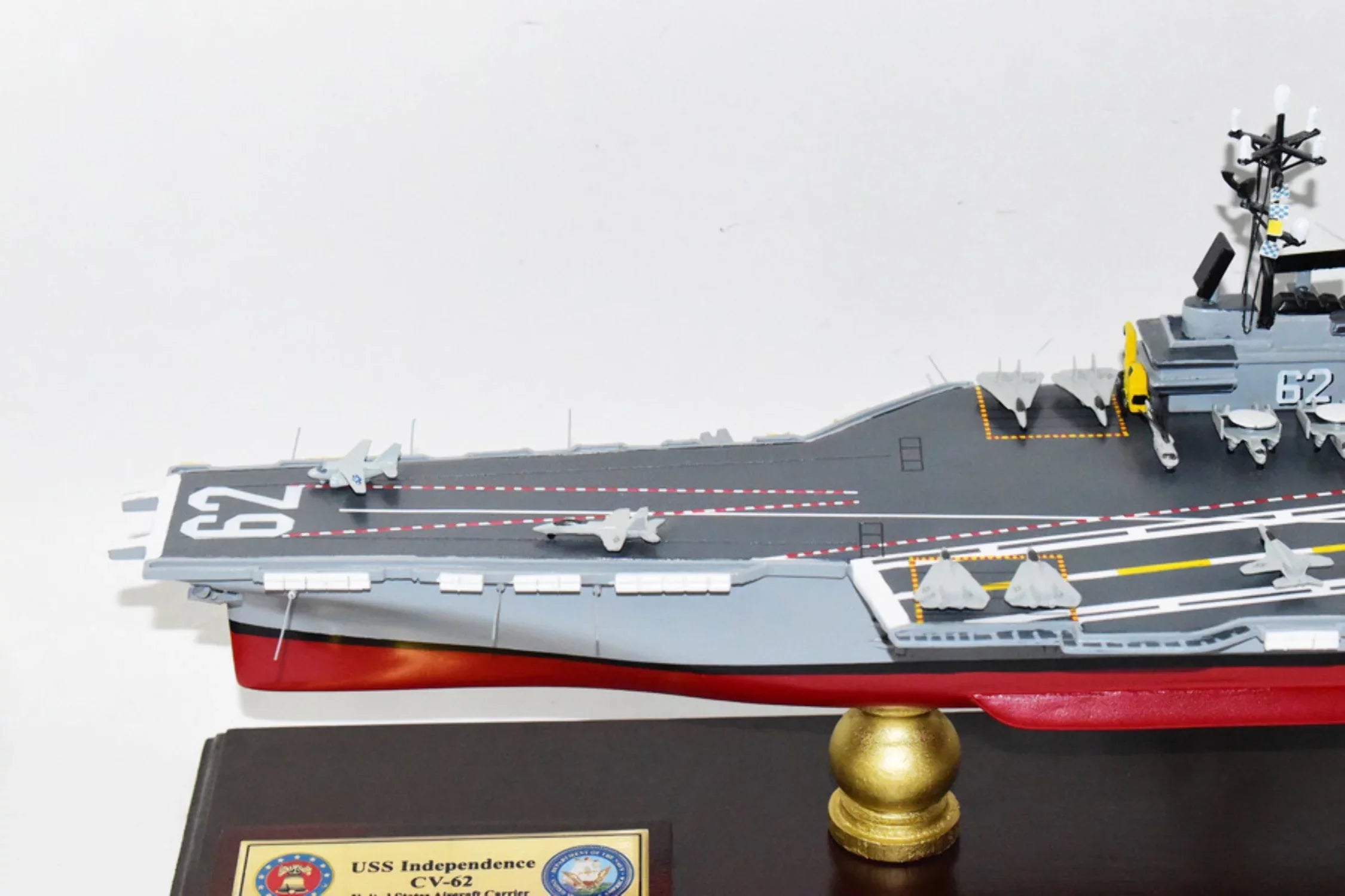 USizeSize Independence CV-62 Aircraft Carrier Model,Navy,Sizecale Model,Mahogany,Forrestal Class